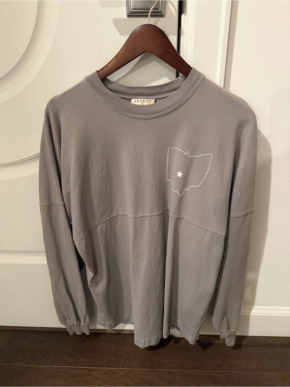 Spirit Light Grey Long-Sleeve Crewneck Buckeye Nation